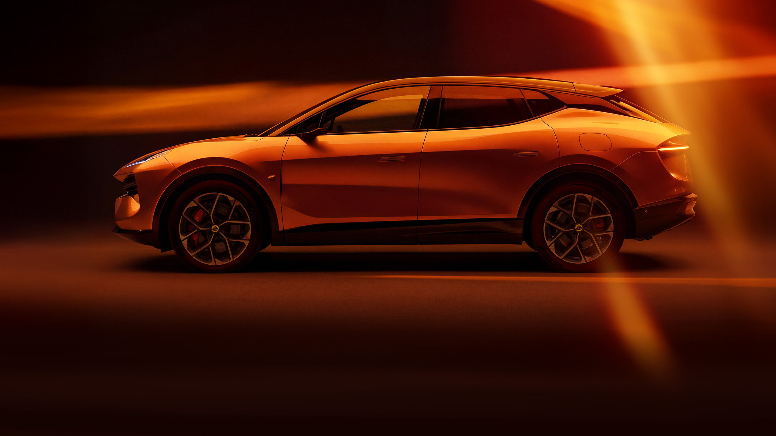 Grenzenlose Performance: Lotus Eletre X mit revolutionärer Hybrid-Technologie